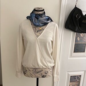 💗Chic Cream V-Neck Sweater